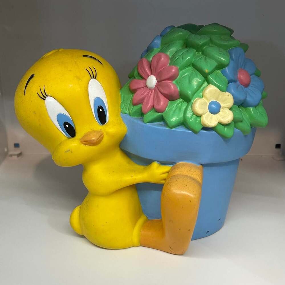 Warner Bros. Studio Store Tweety Bird Flower Pot Bank 1998